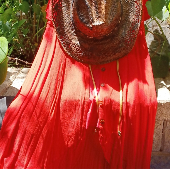 Red Spanish inspired dress long in the back short in the front Size Medium Hat - Picture 2 of 2